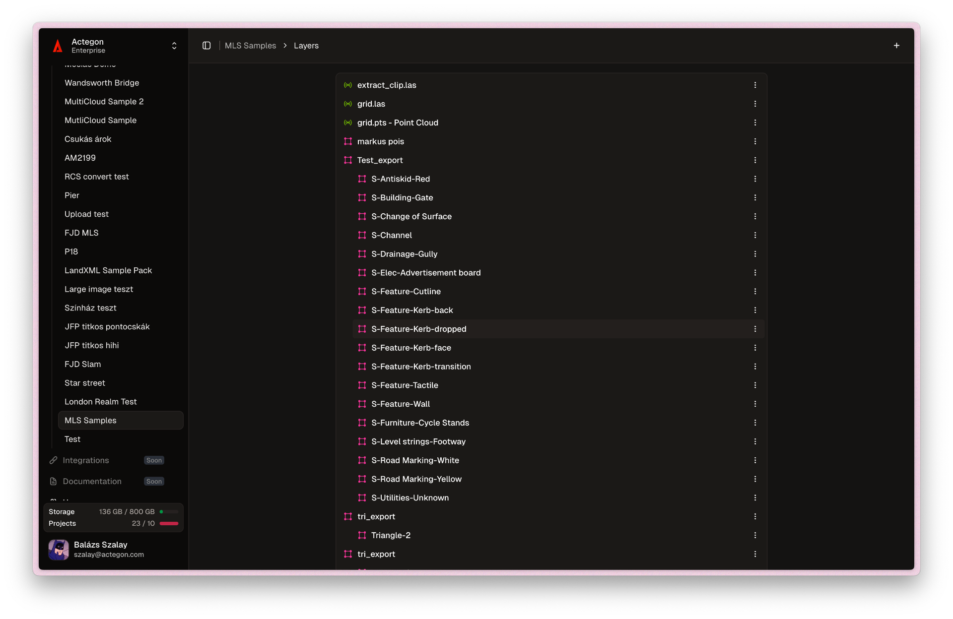 Mobile field operations with SkyGIS